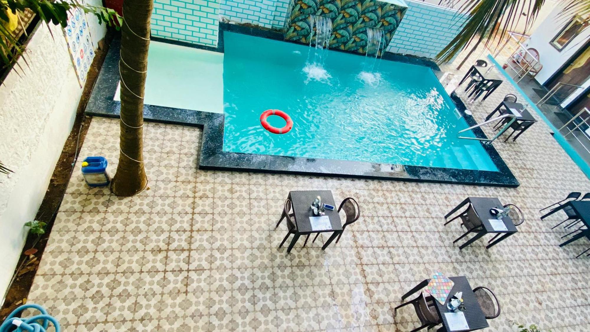 Bsg Stay - Turtle Beach Morjim Goa Exterior photo