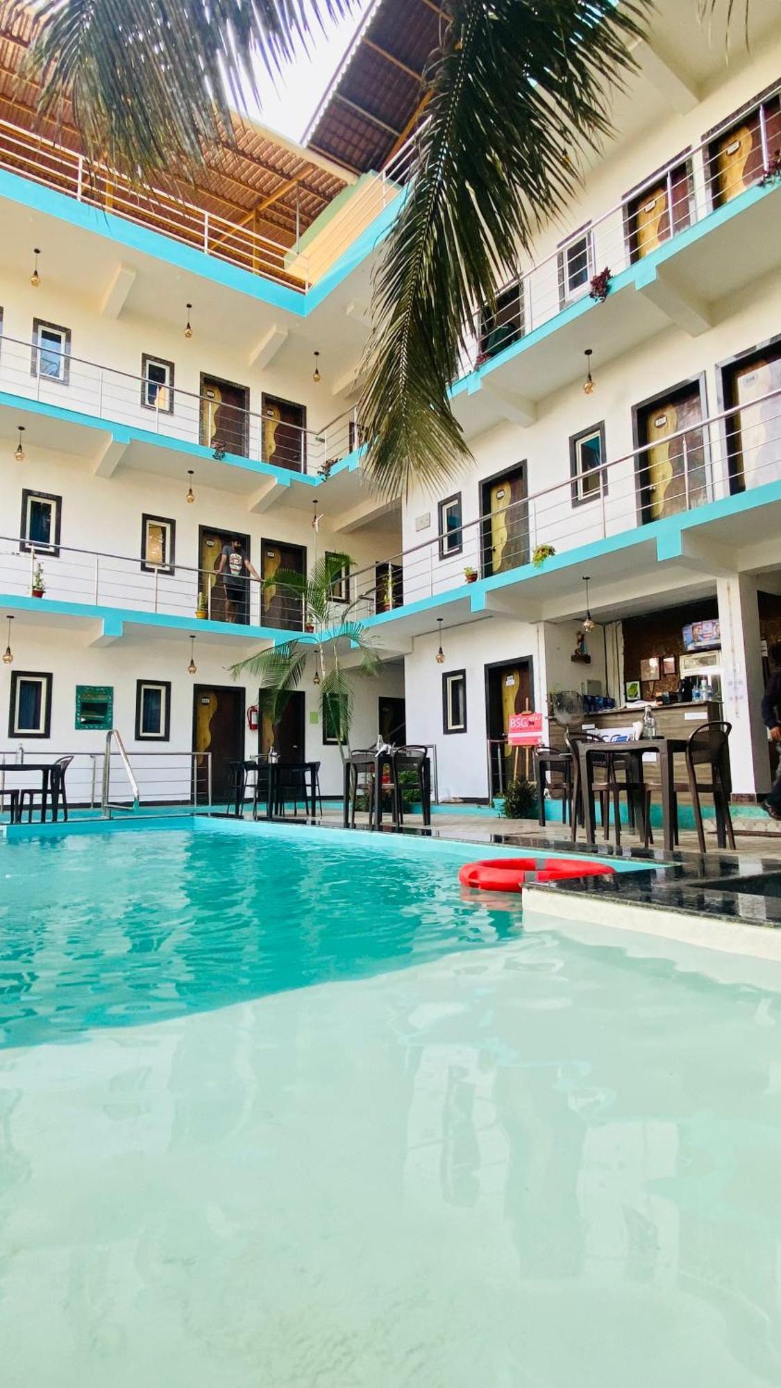 Bsg Stay - Turtle Beach Morjim Goa Exterior photo